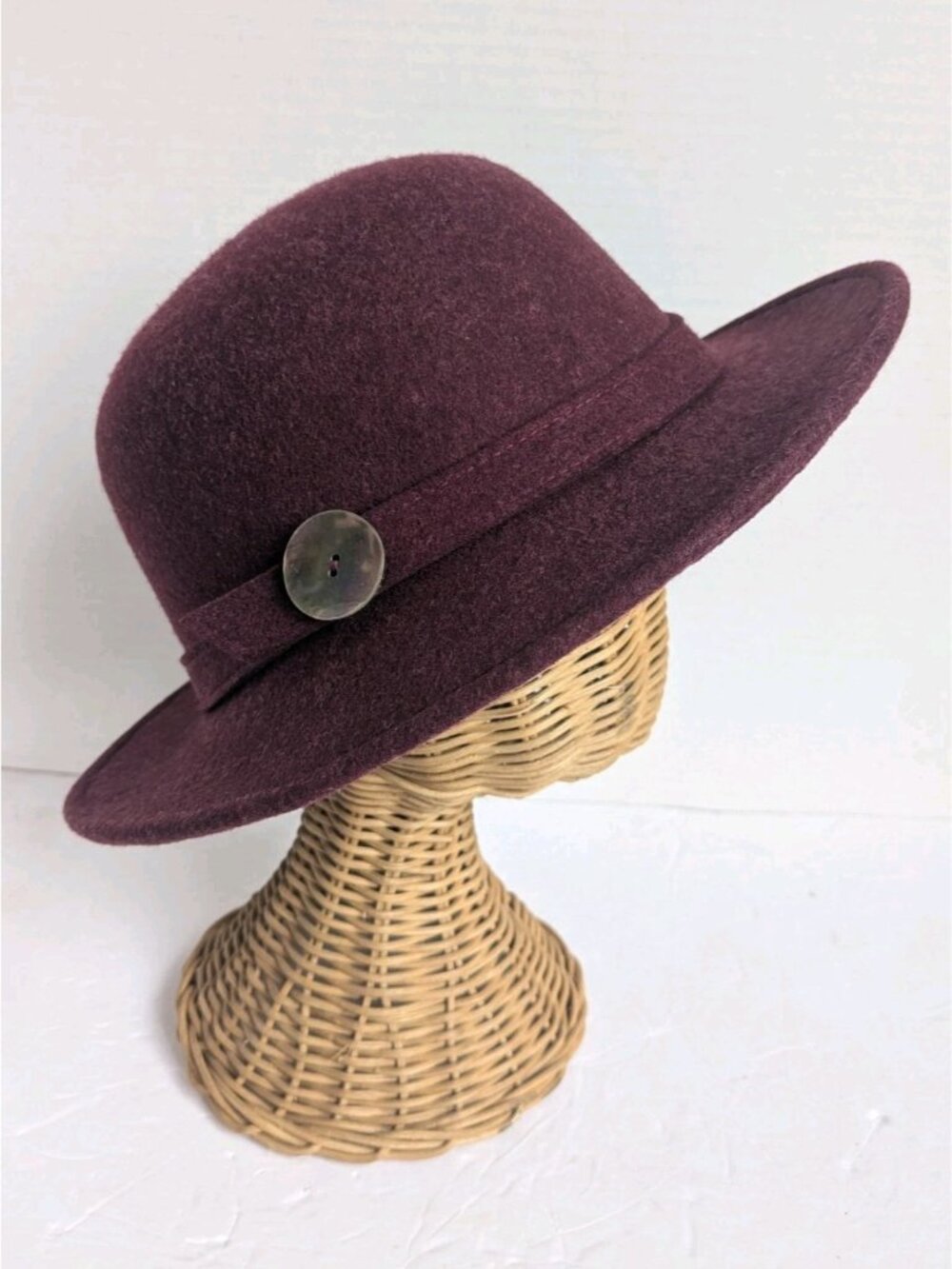 Vintage Tilley Endurables Casablanca 100% Wool Felt Hat Womens M Plum Cloche USA